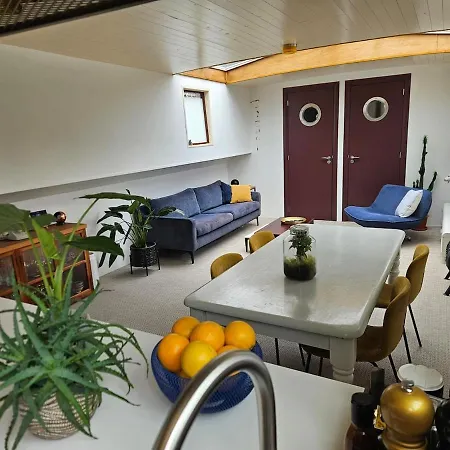 Woonboot - Houseboat Bådhotel *