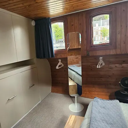 Ботель Woonboot - Houseboat *